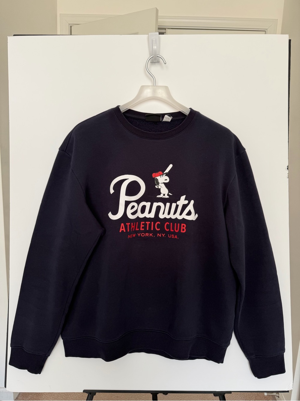 H&M-Peanuts Athletic Club Men's Navy Blue Crewneck Sweatshirt. Size Large